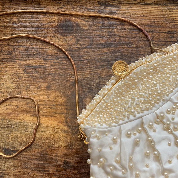 VINTAGE JEWEL CLUTCH w/ CHAIN!! - Picture 2 of 6